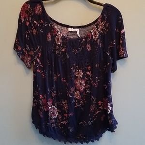 Flower shirt scoop neck